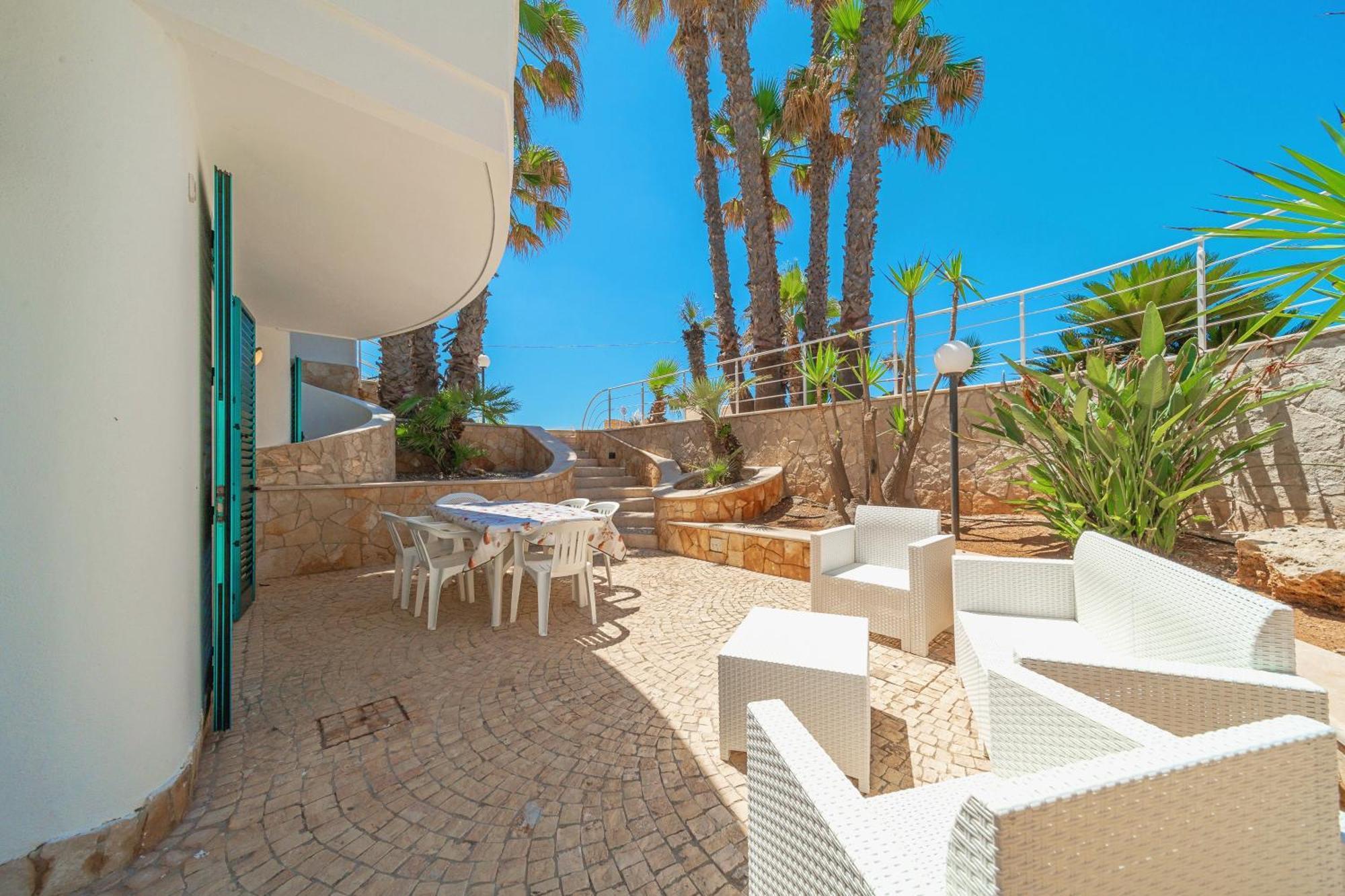 Residence Oasi Sul Mare Torre Suda Kültér fotó