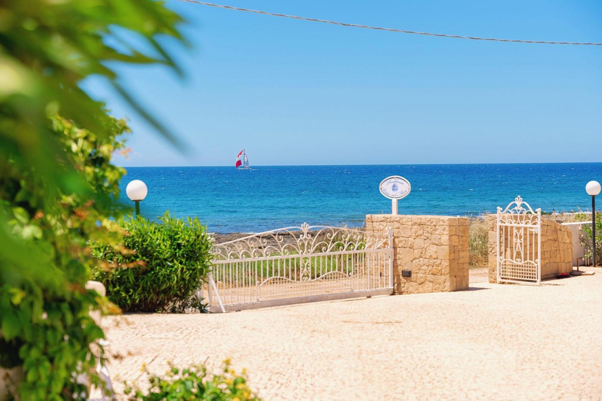 Residence Oasi Sul Mare Torre Suda Kültér fotó